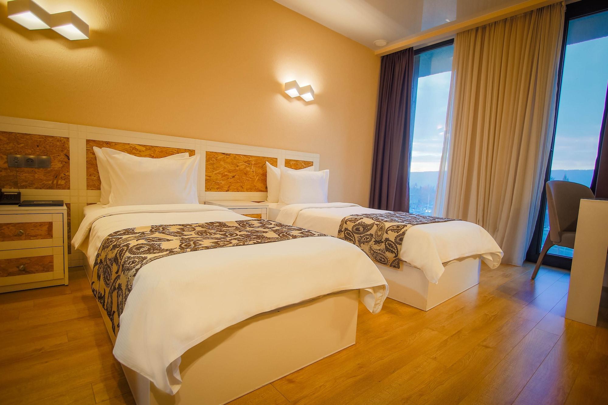Iveria Inn Hotel Tbilisi Esterno foto