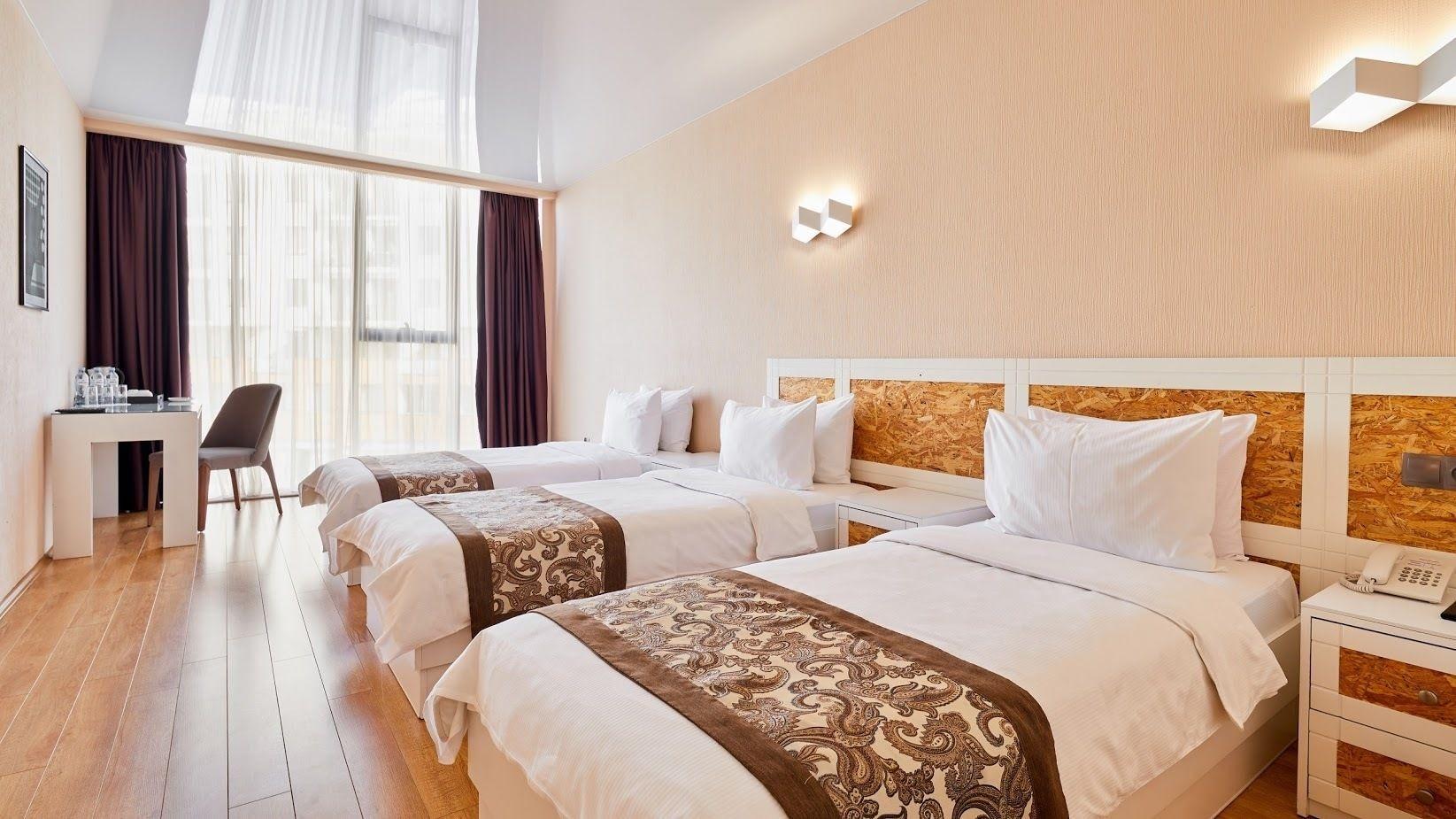 Iveria Inn Hotel Tbilisi Esterno foto