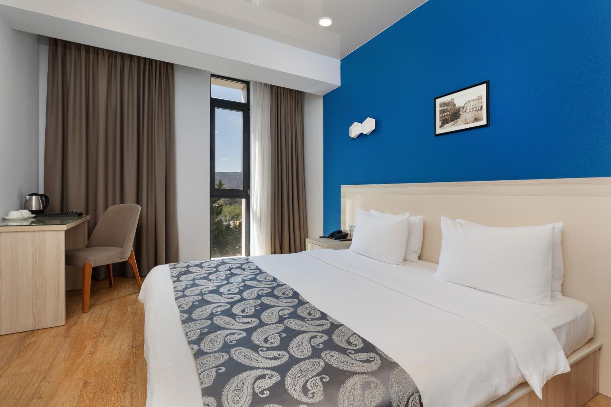 Iveria Inn Hotel Tbilisi Esterno foto