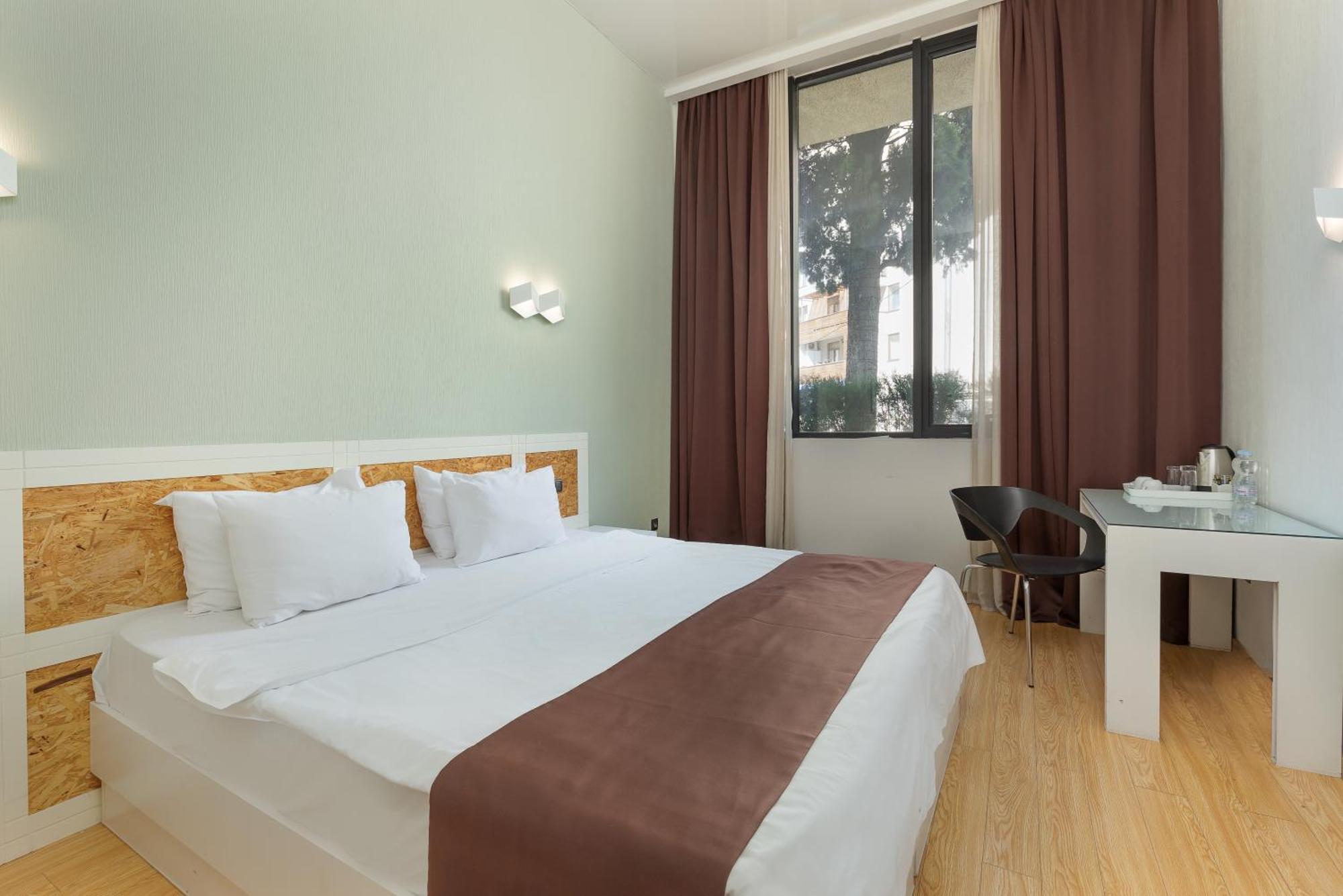 Iveria Inn Hotel Tbilisi Esterno foto
