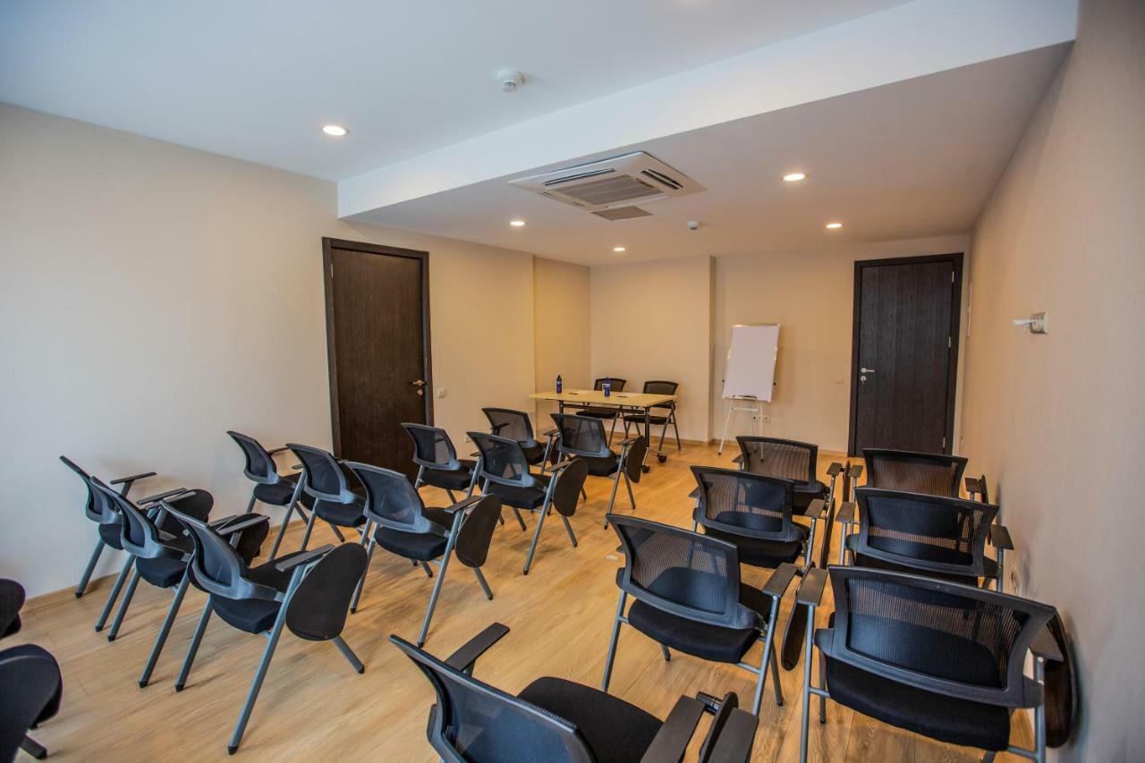 Iveria Inn Hotel Tbilisi Esterno foto